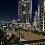 Creek Harbour Retreat: Luxurious 2-Br Apartment