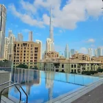 Luxury Downtown Apartment With Burj Khalifa View