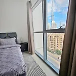 Luxury Downtown Apartment With Burj Khalifa View