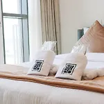 Mira Holiday Homes - Serviced 1 Bedroom In Midtown