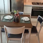 Svizona Premium 2Bhk, Burj Khalifa View, Downtown Dubai