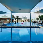Stunning 5* 4Br-Oceanfront-Apartment