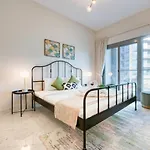 Elite Lux Holiday Homes - Cozy & Stylish 1 Bedroom With Huge Pools & World Class Gym