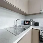 Luxurious 1B With Breathtaking Views Downtown