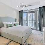 Keysplease 2 B/R Apt With Burj Views Paramount Midtown, Minutes To Dubai Mall