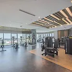 Keysplease 2 B/R Apt With Burj Views Paramount Midtown, Minutes To Dubai Mall