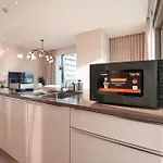Luxe Living: Spacious Waterfront 2Br In Marina Gate