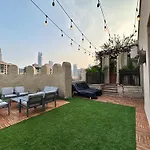 Durrani Homes - Unique Garden Apt At Souk Al Bahar Besides Dubai Mall & Burjkhalifa With Private Jaccuzi