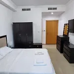 Granada Apartments Marina Crown