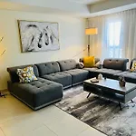 Balqis Residense Palm Jumeirah,Pool, Beach, Top Floor, Full Sea View, Restaurants