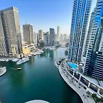 Stylish Space With Balcony Facing The Marina!