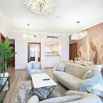 Magnificent Luxurious 2 Bedroom With City Skyline & Sea View