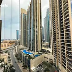 Higuests - Royal 2Br Apt With Balcony Near Burj Khalifa
