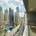 Higuests - Royal 2Br Apt With Balcony Near Burj Khalifa
