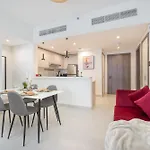 Vogue Al Wasl 1 Residence West 13Th Floor With Large Balcony For View Of Sheikh Zaid Road And One Za\'Abeel Tower And Burj Khalifa, Walkable To Metro With Easy Access To Sheikh Zayed Road & Dubai World Trade Centre