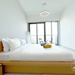 Luxury 1B With Balcony In Blue Wave Tower Dubai
