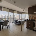 Livin\' Holidays - Stunning 1Br Corner Unit Next To Dmcc Metro
