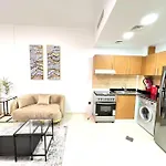 Full Lake View High Floor Studio