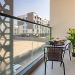 Frank Porter - Majestique Residence 2