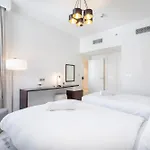 Stylish Stayz Beautiful Modern Apartment With Burj Khalifa Views