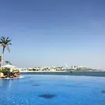 Tiara Residences, Free Beach & Pool Access