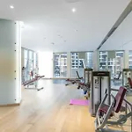 Spacious Luxe Family Apartment With Dubai Canal & Burj Khalifa View