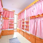 Lunar Hostel 96