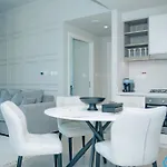 Unveil Downtown Luxury, 1Br Majestic Skyline Views - Downtown Views Ll