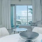 Unveil Downtown Luxury, 1Br Majestic Skyline Views - Downtown Views Ll