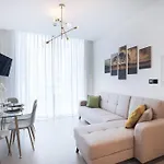 Stylish 2 Bedroom Apartment In Sobha Hartland