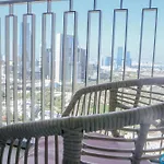 Unveil Downtown Luxury, 1Br Majestic Skyline Views - Downtown Views Ll