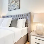 Rh- Downtown Delight, Spacious 01Br Near Dubai Mall & Burj Khalifa, Rp Heights