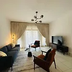 2-Bed Haven In Downtown Oasis Near Burj & Dxb Mall