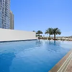 2 Bedroom With Direct Free Beach Access - Al Bateen Towers