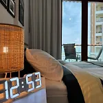 Unique Apt At Top Of Yachts With Panoramic Sea View Of Burj Khalifa, Alarab & Atalntis In Palm Jumeirah