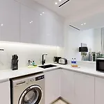 Primestay - 1Br In Binghatti Nova - Jvc