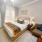 Cosmos Living Modern Studio Near Dubai Marina