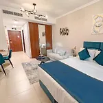 Cosmos Living Modern Studio Near Dubai Marina
