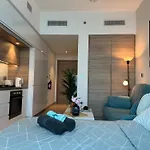 Warm Cozy Partial Sea View Apt In Dubai Marina With Modern Gym & Pool, Steps To Jbr Beach, Marina Walk & Metro