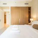 Serenity Cove: 1Br Luxury Beach Retreat