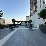 Cozy 2Br Retreat With Panoramic Dubai Creek Views