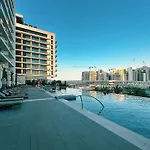Cozy 2Br Retreat With Panoramic Dubai Creek Views
