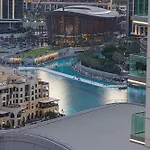 2 Minute Walk To Dubai Mall - 3 Bedroom Burj Khalifa View With Pool And Spa