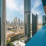 2 Minute Walk To Dubai Mall - 3 Bedroom Burj Khalifa View With Pool And Spa