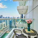 5 Star Serviced Apartment With Beach Access In The Heart Of Dubai Marina Free Welcome Gift Box Upon Arrival