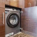 Studio In Sparkle Tower Few Mins From The Beach