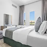 Whole 3 Bedroom With Maids Room House - The Springs - Privat Garden
