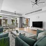 Whole 3 Bedroom With Maids Room House - The Springs - Privat Garden