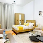 Elegant Studio: Your Perfect Stay In Dubai