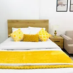 Elegant Studio: Your Perfect Stay In Dubai